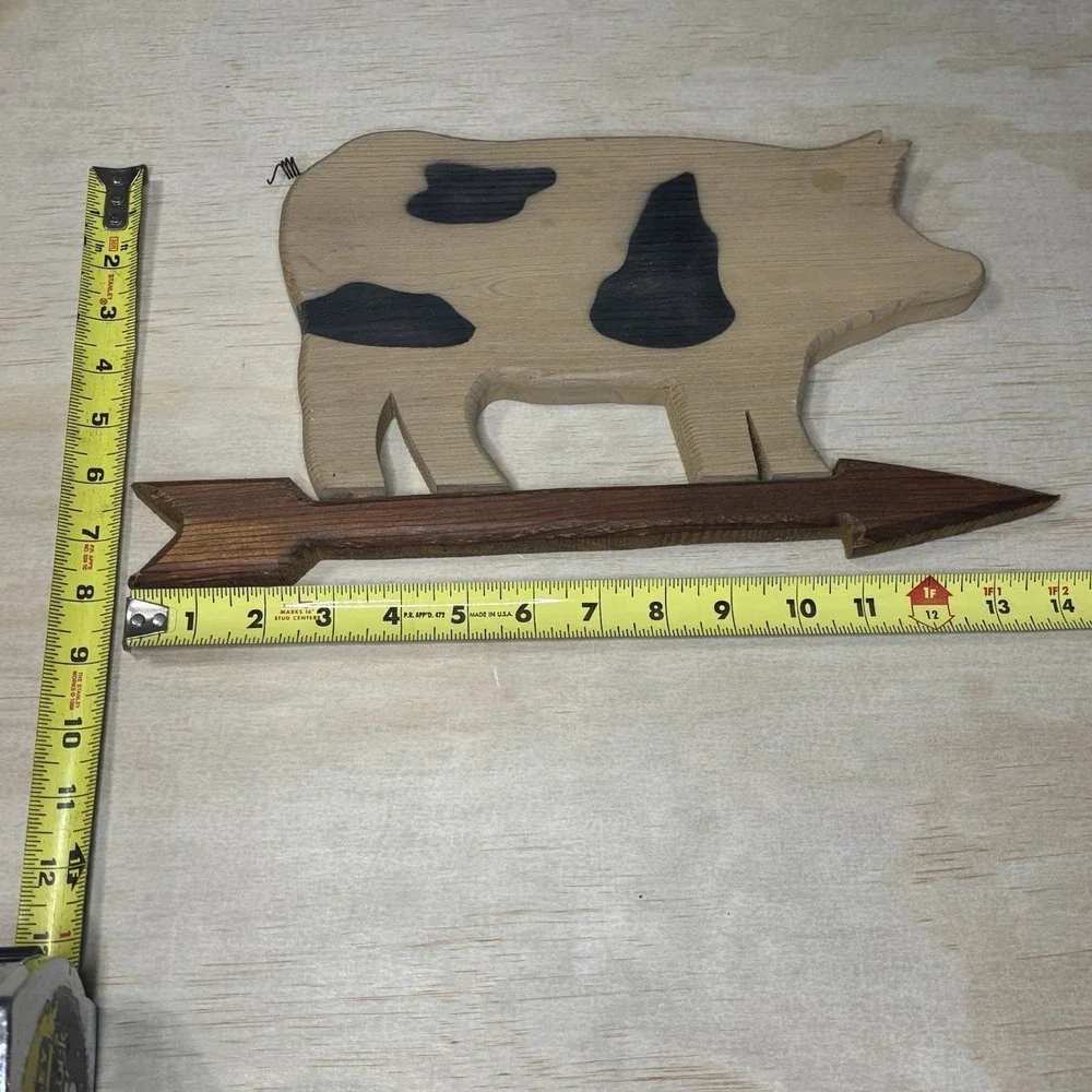 Vintage Folk Art Wooden Carved Pig & Arrow Wall Hanging 14